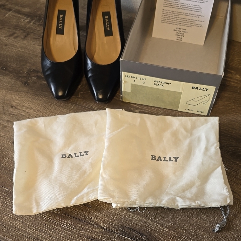 Bally Black Sophisticated Heels - Picture 3 of 16